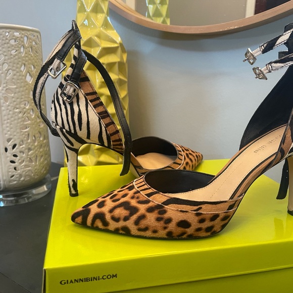 -Preowned Multi-print (zebra and leopard) ankle strap heel. Great condition. - Picture 4 of 5